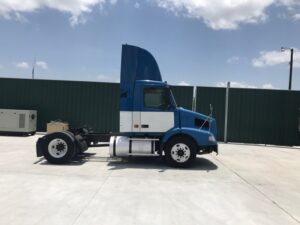 2006 Volvo Day Cab 42T 200 for sale